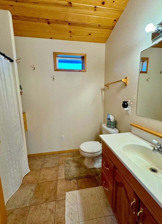 Building Photo - RIVERFRONT HOME + SHOP!