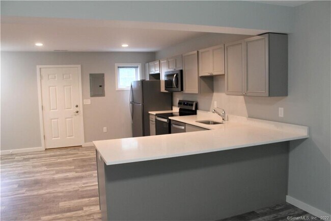 Building Photo - 9 Goodhill Rd