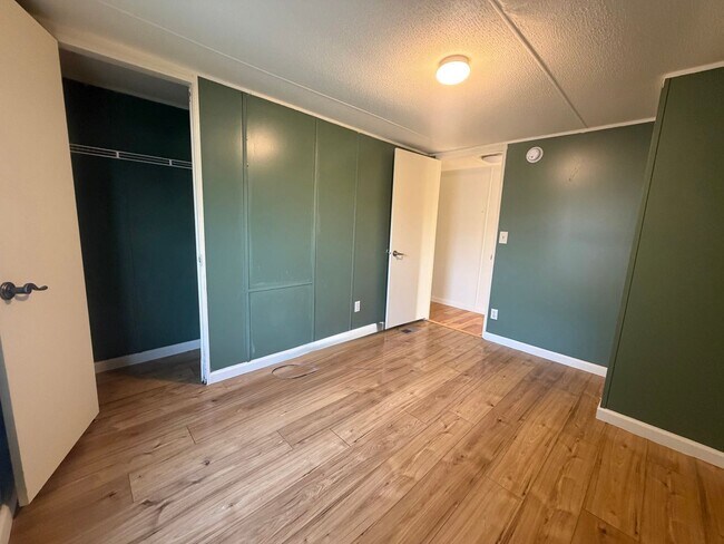 Building Photo - FOR RENT IN BREAUX BRIDGE!