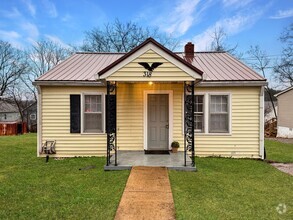 Building Photo - 3 bedroom/2 bathroom Home located near Dow...