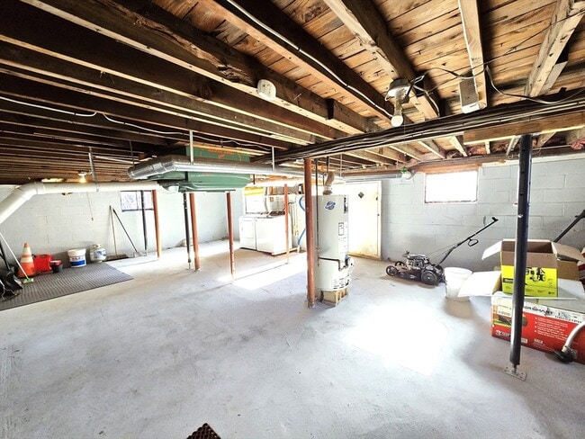 Building Photo - 595 South St