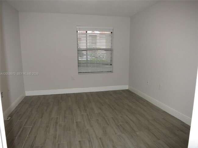 Building Photo - 10440 SW 156th Ct