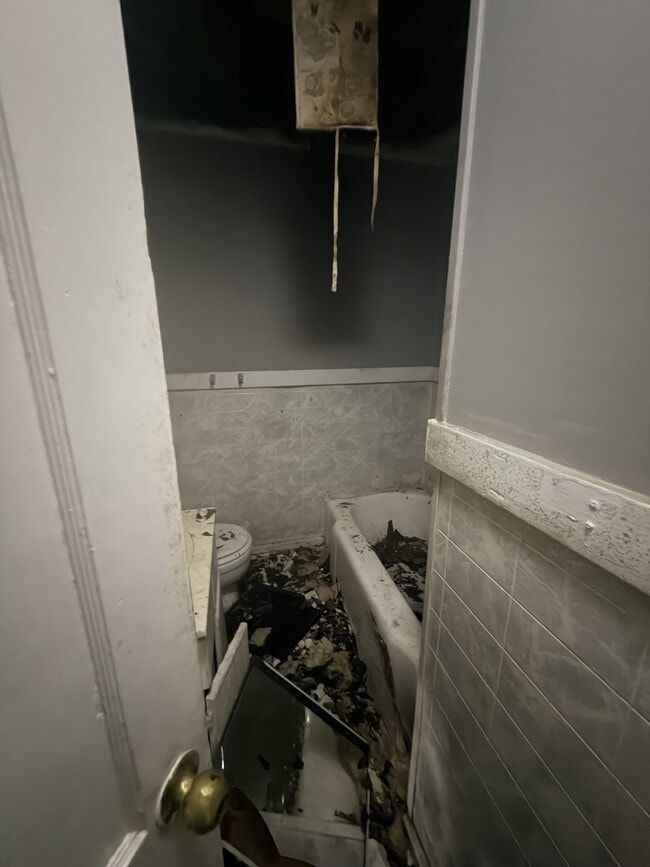 Building Photo - 368 Broadview St
