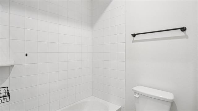 Building Photo - 3661 Rosemont Dr