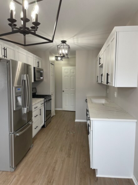 Building Photo - 22098 Edgewater