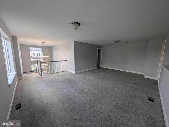 Building Photo - 81 Skylar Cir
