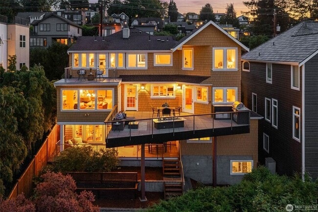 Building Photo - 1126 33rd Ave S