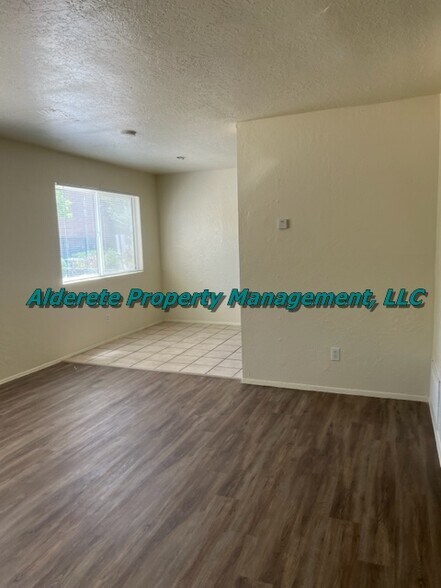Building Photo - 401 Dorado Pl SE