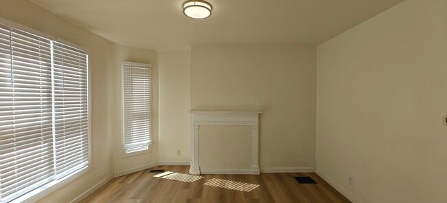 Living Room - 400 Wyandotte Ave