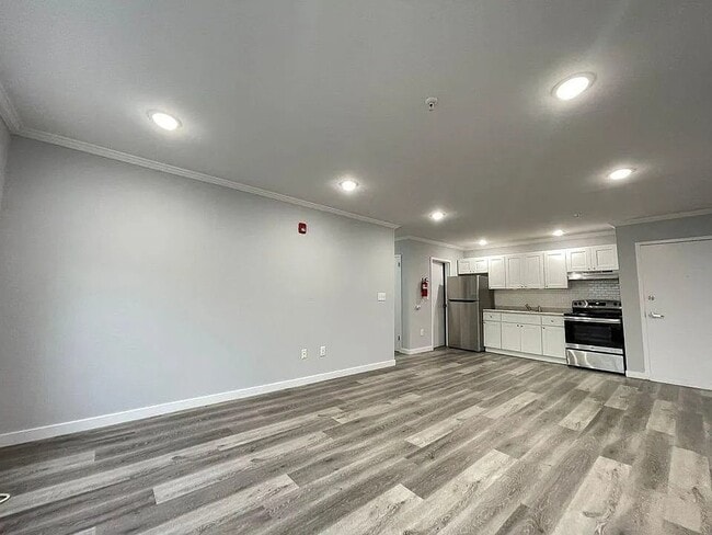 Building Photo - 51 12th Ave