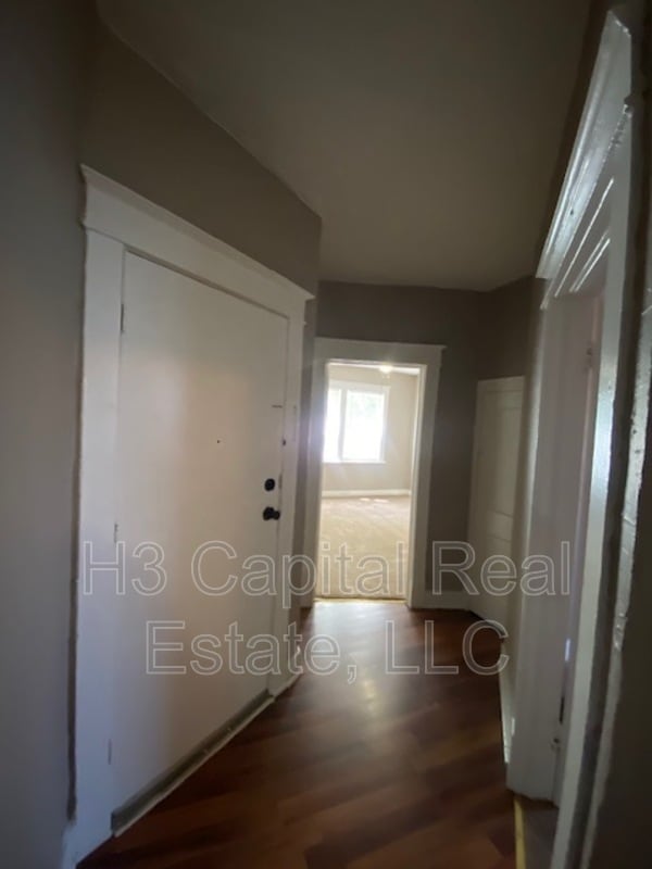 Building Photo - 2460 Benton St