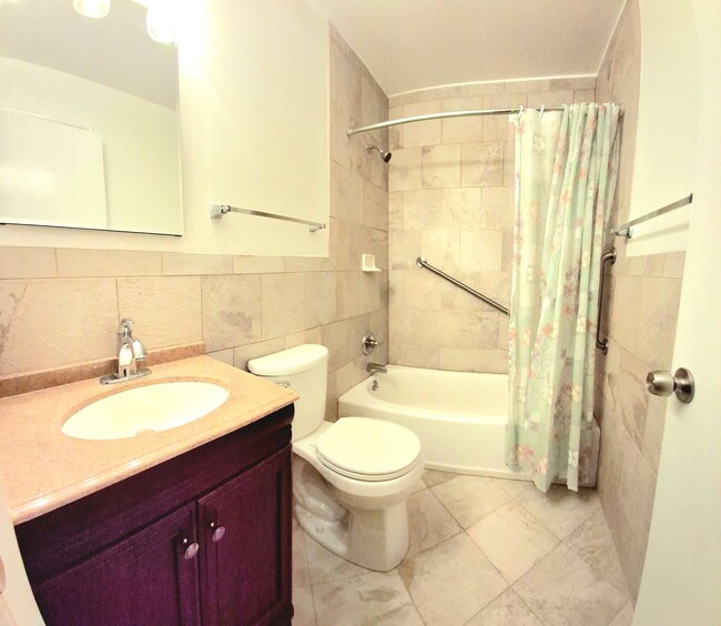 Building Photo - 3 Bedroom 2.5 Bathroom Available in Hummel...