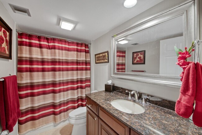Building Photo - 6121 Balboa Cir