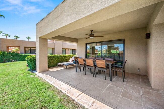 Building Photo - 73416 Mariposa Dr