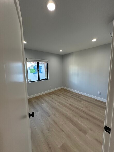 Building Photo - 826 Rose Ave