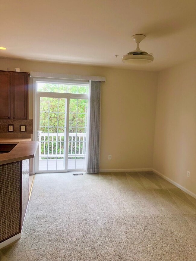 Building Photo - Gorgeous 3BR/2.5BA Townhome in Hyattsville