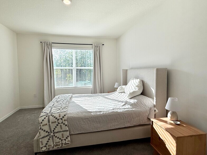 Building Photo - 13 Melogold Dr