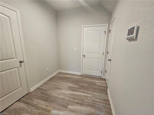 Building Photo - 407 Asuza St