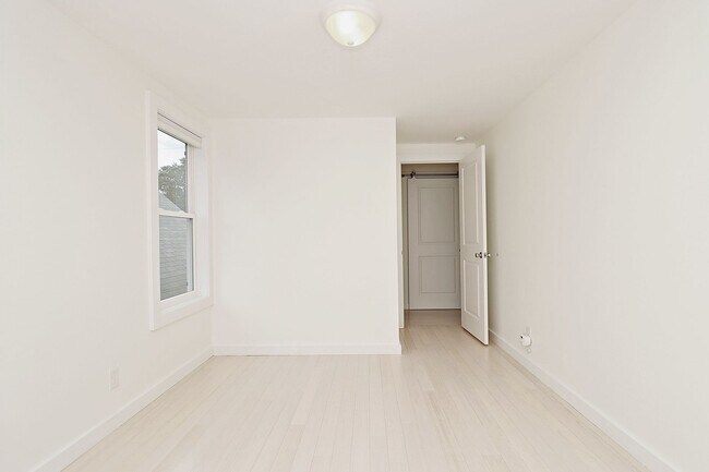 Building Photo - Bright & Modern Downtown Home Near UVA Medical Center