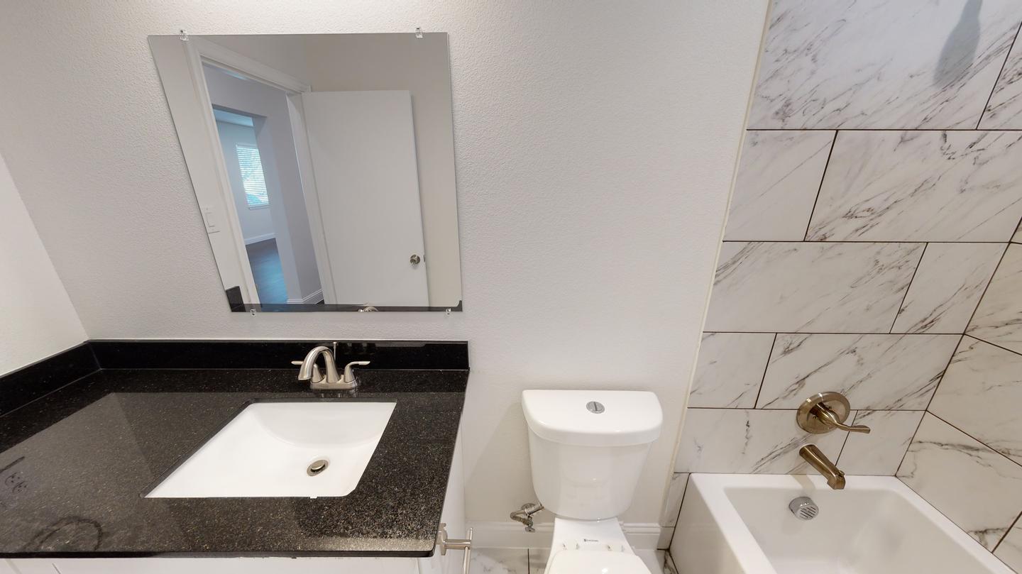 Building Photo - Beautifully renovated Bishop Arts District home near Lake Cliff Park