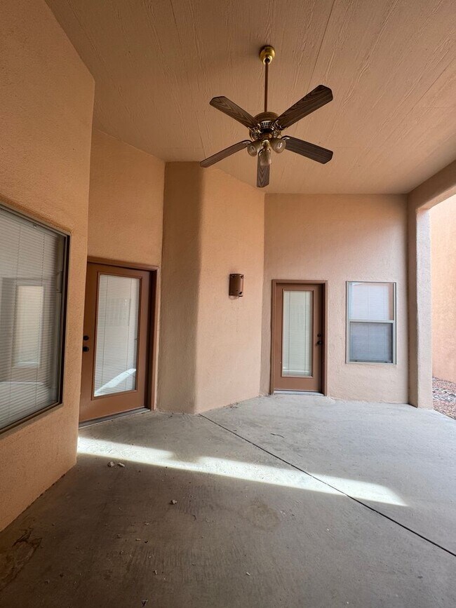 Building Photo - 2224 Santa Ana
