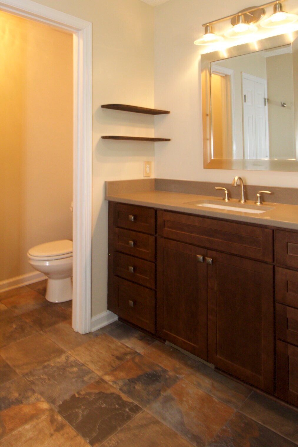 Master Bath - 121 Rothbury Dr