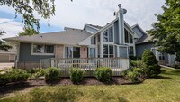 Building Photo - Easy New Berlin Living