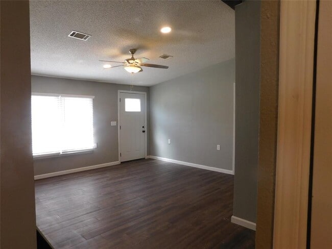 Building Photo - 21702 Island Lake Loop E