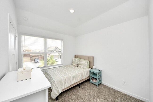 Building Photo - 1548 Dawn Hbr Dr