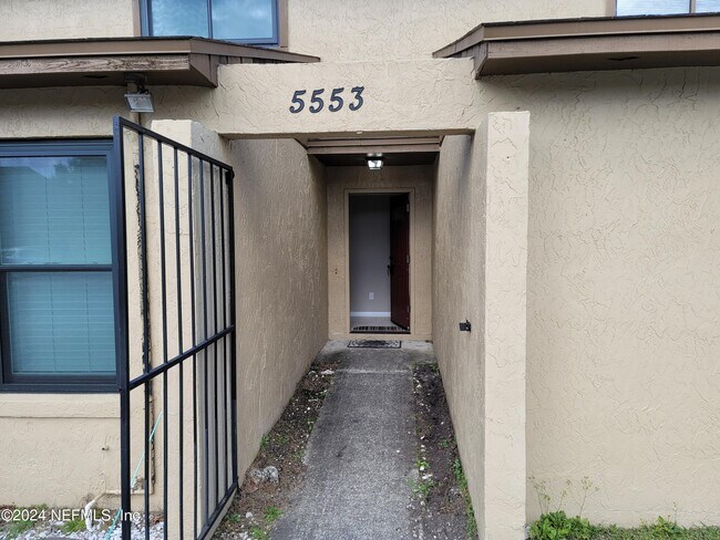 Building Photo - 5553 Greatpine Ln S