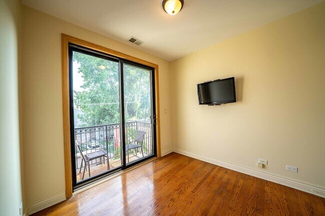 Building Photo - 3123 W Washington Blvd