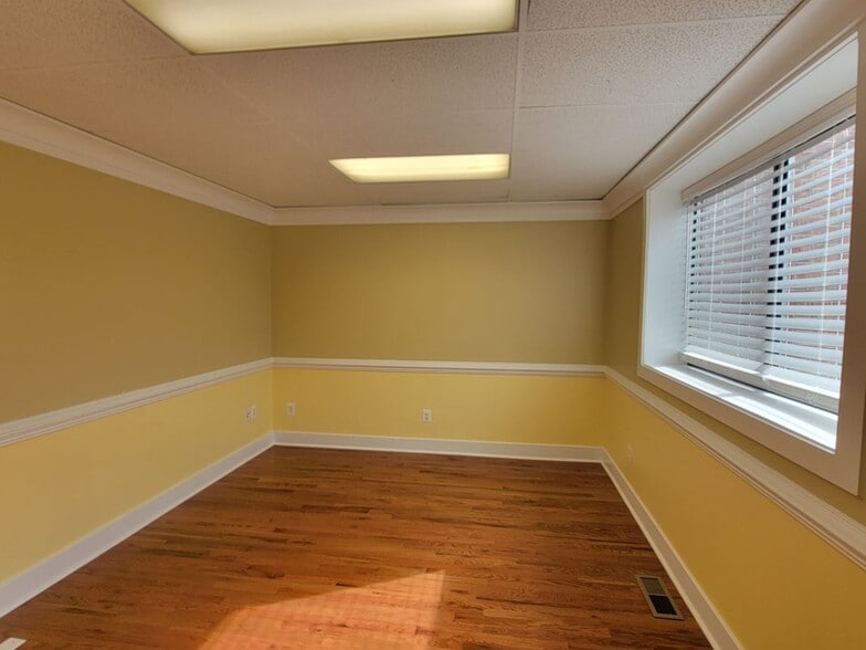 Building Photo - 9702 Enterprise Ct