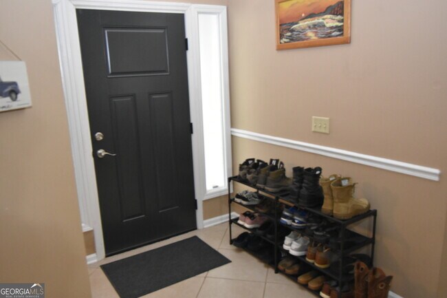 Building Photo - 200 McIntosh Dr