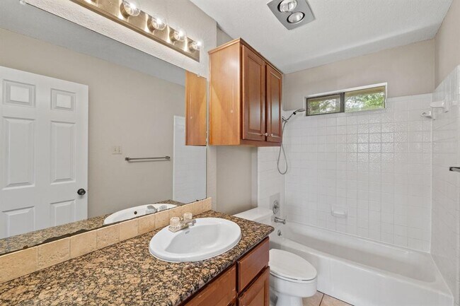 Building Photo - 6525 Hart Ln