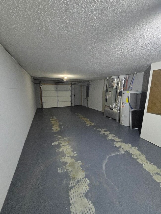 Building Photo - Spacious 2-Bedroom Townhome – Private Deck...