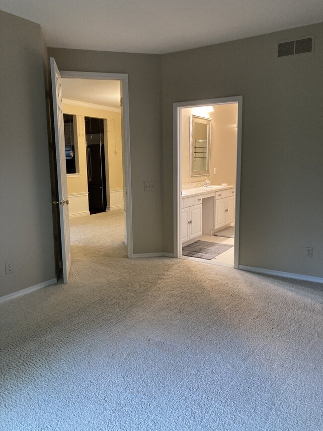 Building Photo - 41645 Copper Creek Dr