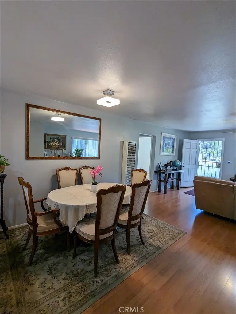 Building Photo - 2325 S Harcourt Ave