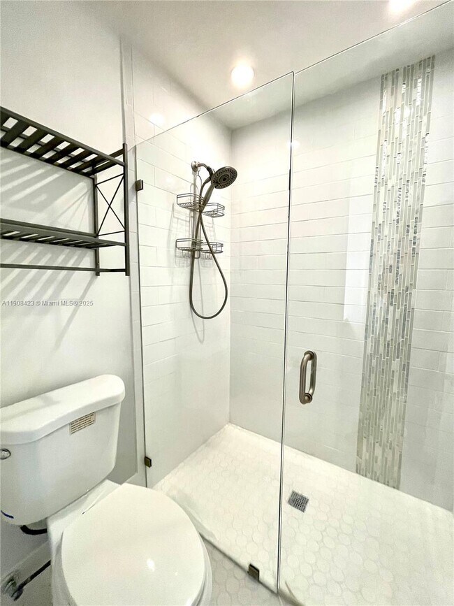 Building Photo - 3709 Cocoplum Cir