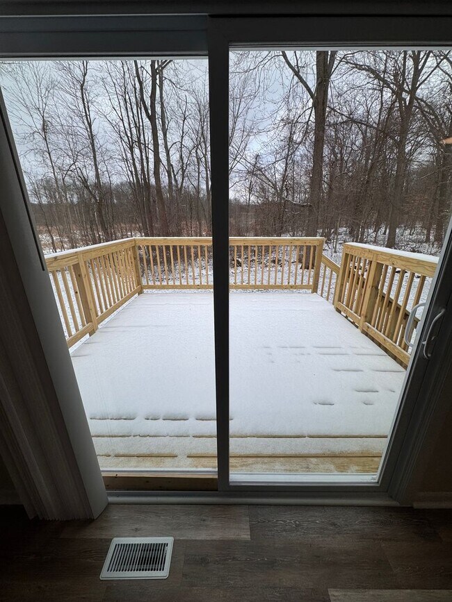 Building Photo - 300 Pegotty Ct NE