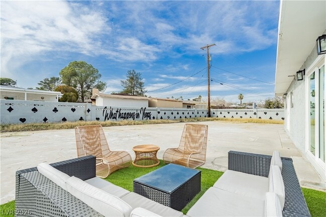 Building Photo - 1913 Birch St