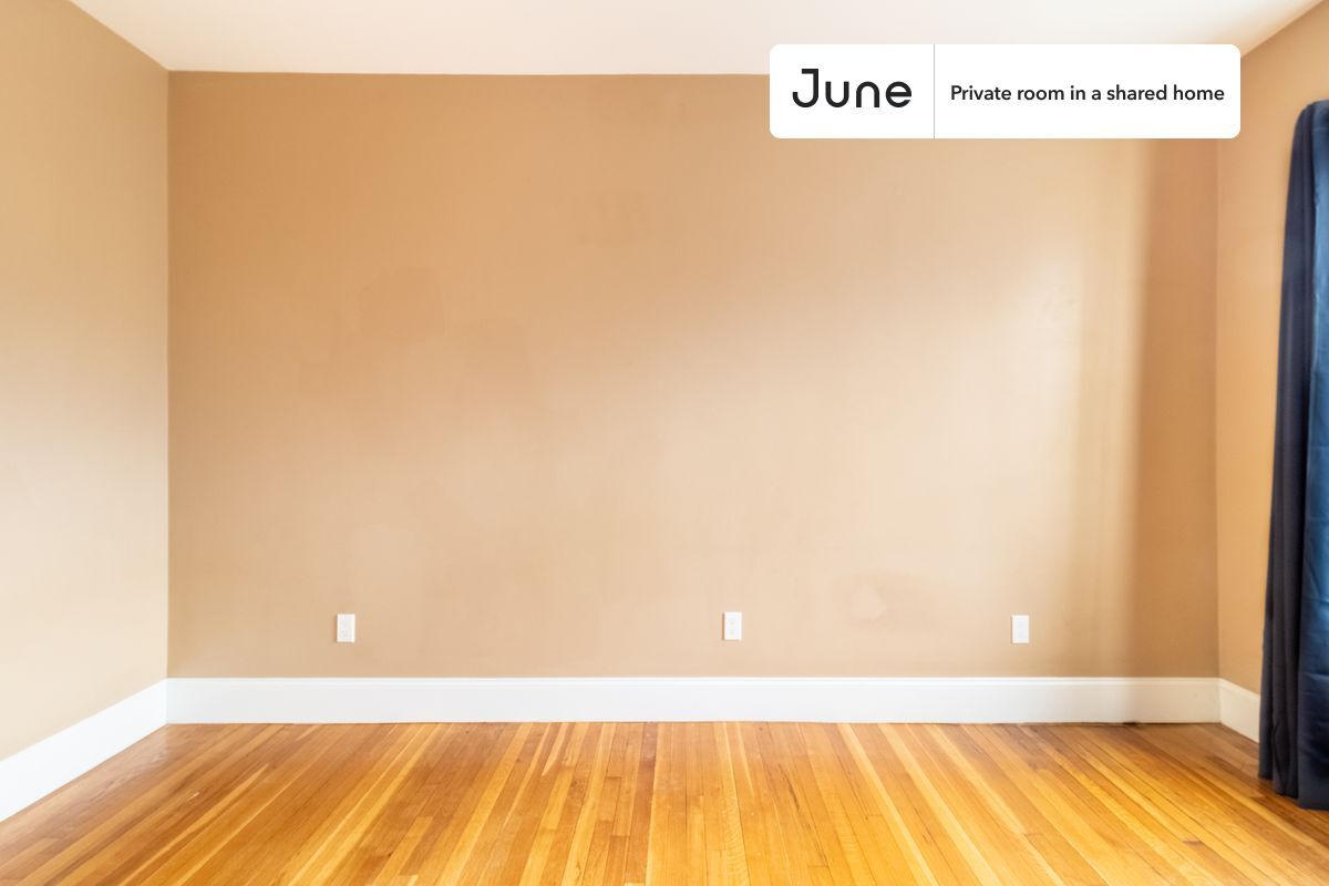 Building Photo - Room in Shared 4 bed/2 bath home