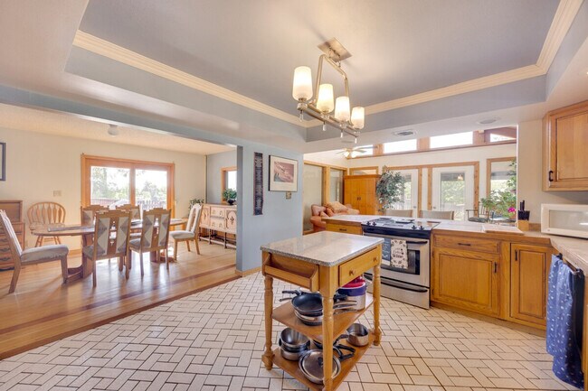 Building Photo - 19 Crescent Ln