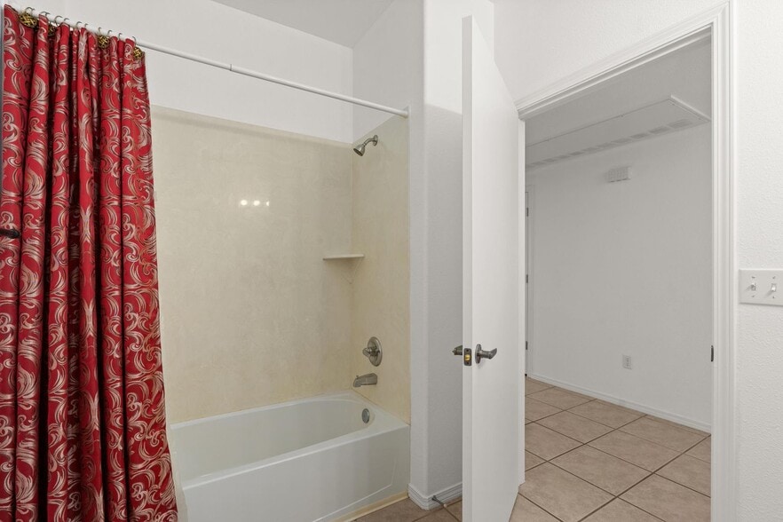 2nd Bath - 6800 Vista del Norte Rd NE