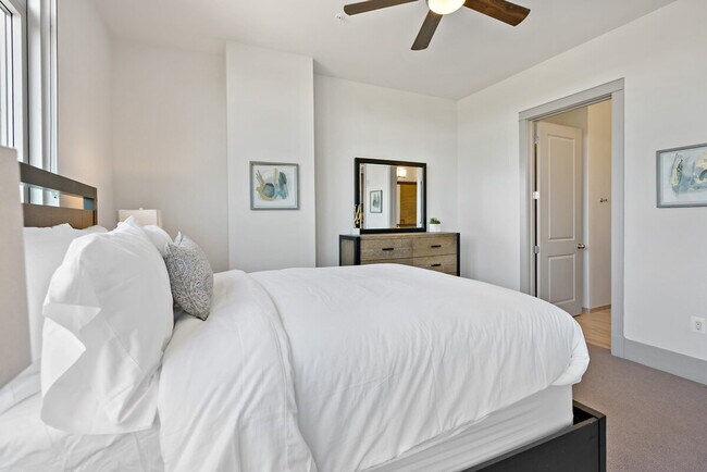 Building Photo - 1820 Fonthill Ct