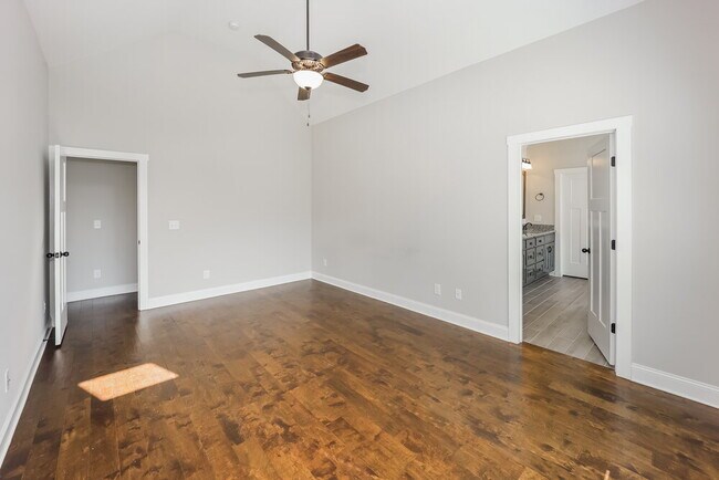 Building Photo - 13 E Field St