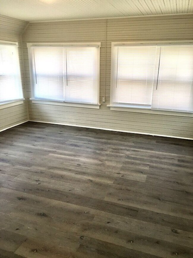 Building Photo - 3-bedroom house - Seaman District!