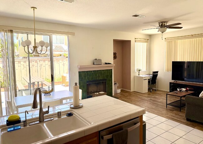 Building Photo - Bright & Spacious Family Home in a Private Gated Community