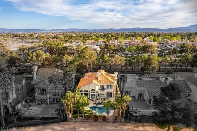 Building Photo - 8856 Rainbow Ridge Dr