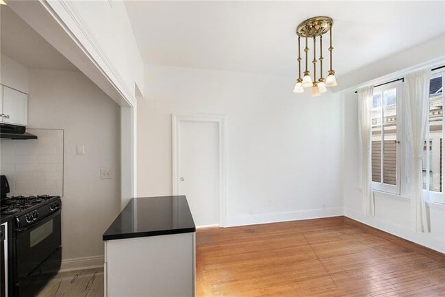 Building Photo - 2801 St Charles Ave
