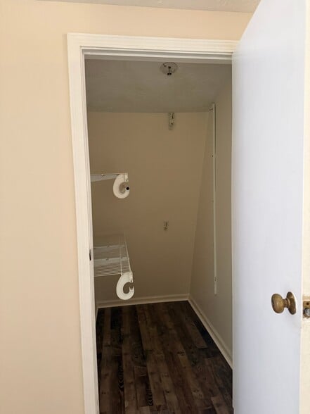 Building Photo - 427 Parker Memorial Dr